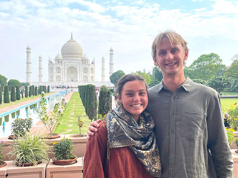 Taj Mahal Sunrise tour by car from Delhi