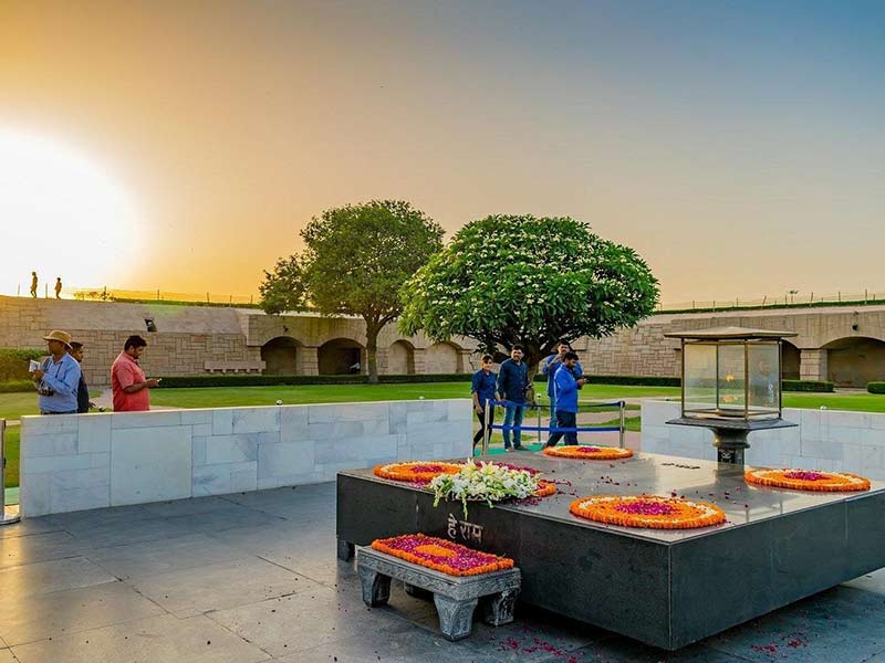 Same day Delhi tour by luxury car